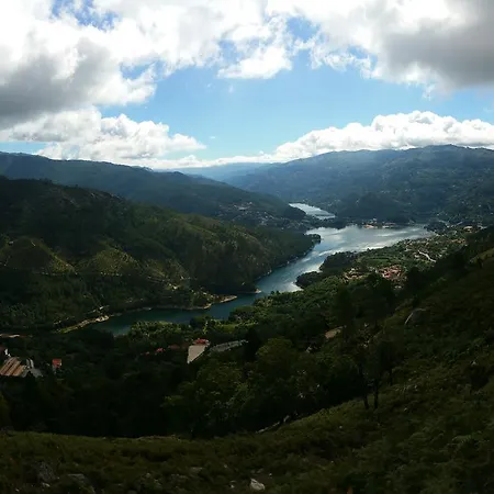 AL Vivenda Romantica Geres Esterno foto